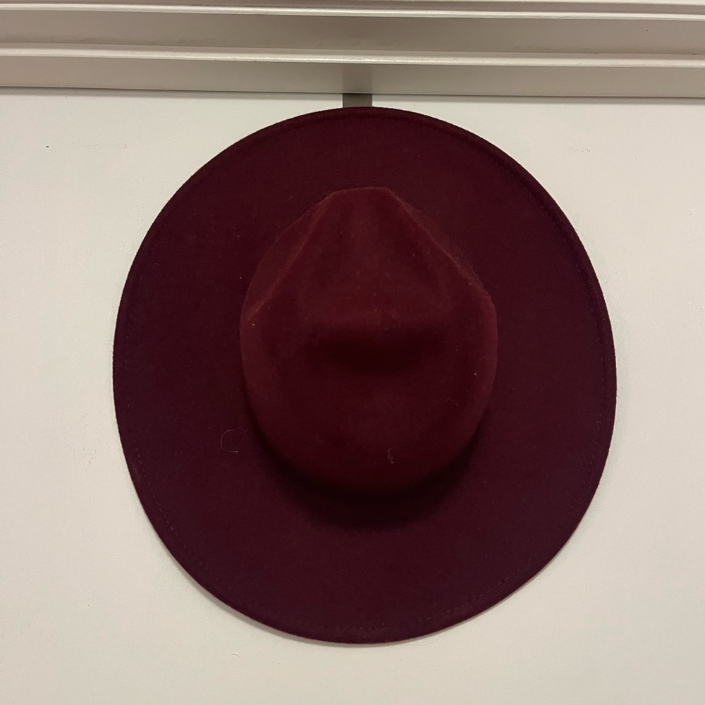 Free People burgundy hat never worn